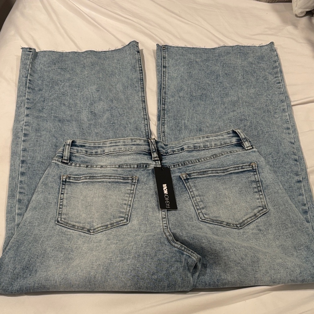Fashion Nova Light Blue Flare Jeans Super stretch - Picture 3 of 4